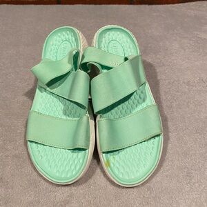 Crocs Women’s LiteRide‎ Stretch Fabric Sandal Soft Footbed Sizes 6